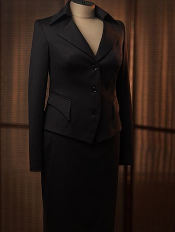 Женский костюм из ткани Valentino: жакет и юбка