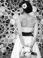 Спинка свадебного платья на корсете с изумрудным поясом - ателье Grace Couture