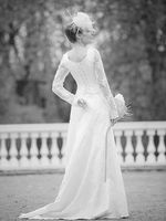 Свадебное корсетное платье, покрытое расшитым гипюром - ателье Grace Couture